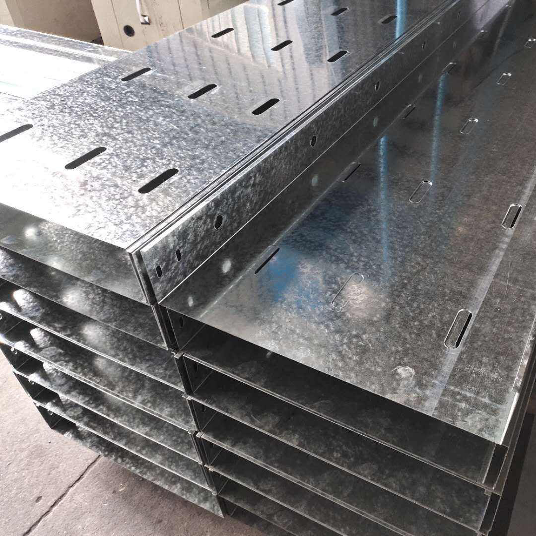 托盘式电缆桥架